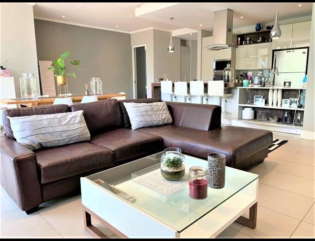 3 BEDROOM APARTMENT FOR SALE IN HYDE PARK